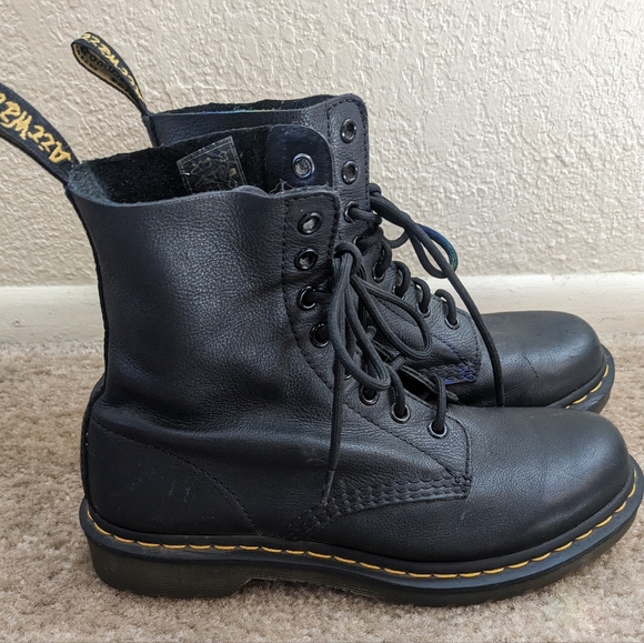 Genuine leather Dr.Martens original black boots with classic yellow stiching - Picture 2 of 6